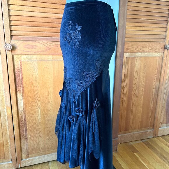 Gothic Victorian Visual Kei Velvet & Lace Black Rose Fury Mermaid Long Skirt - Picture 6 of 8